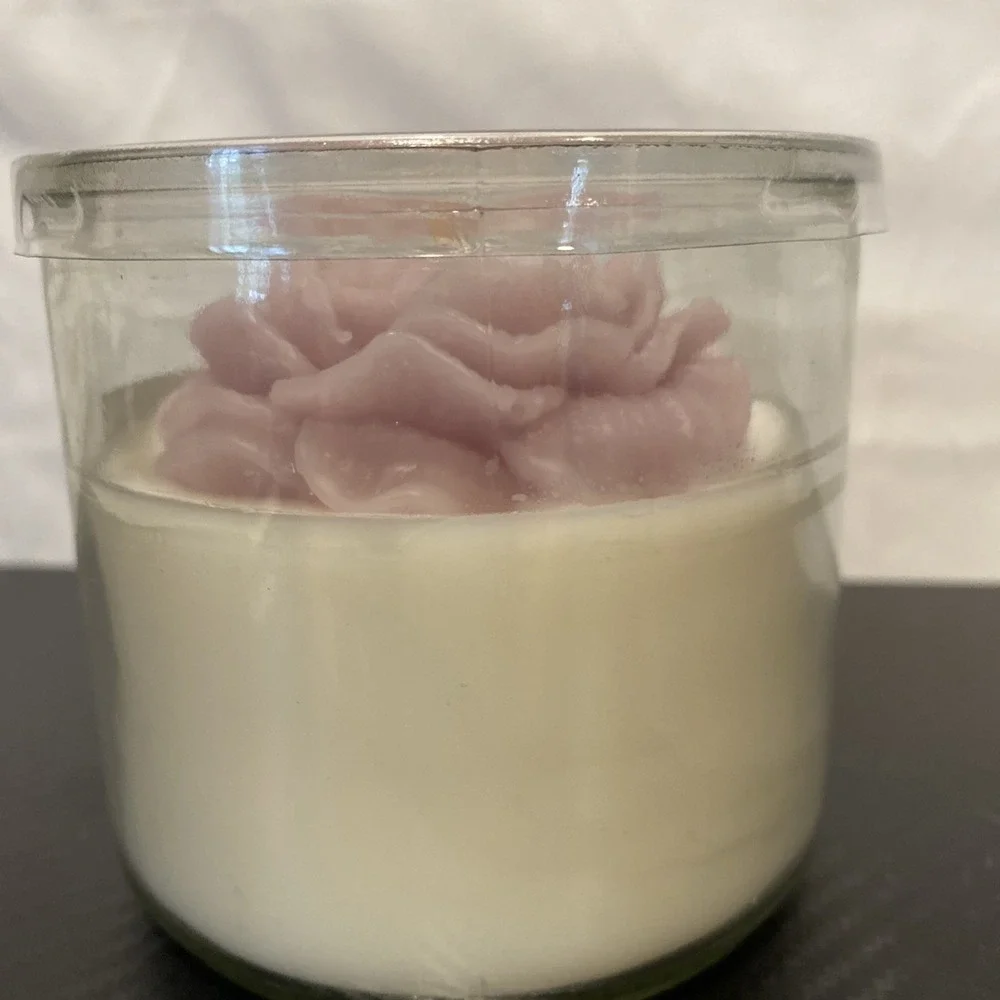 true living Sweet Rose and Amber 13 oz scented‎ candle